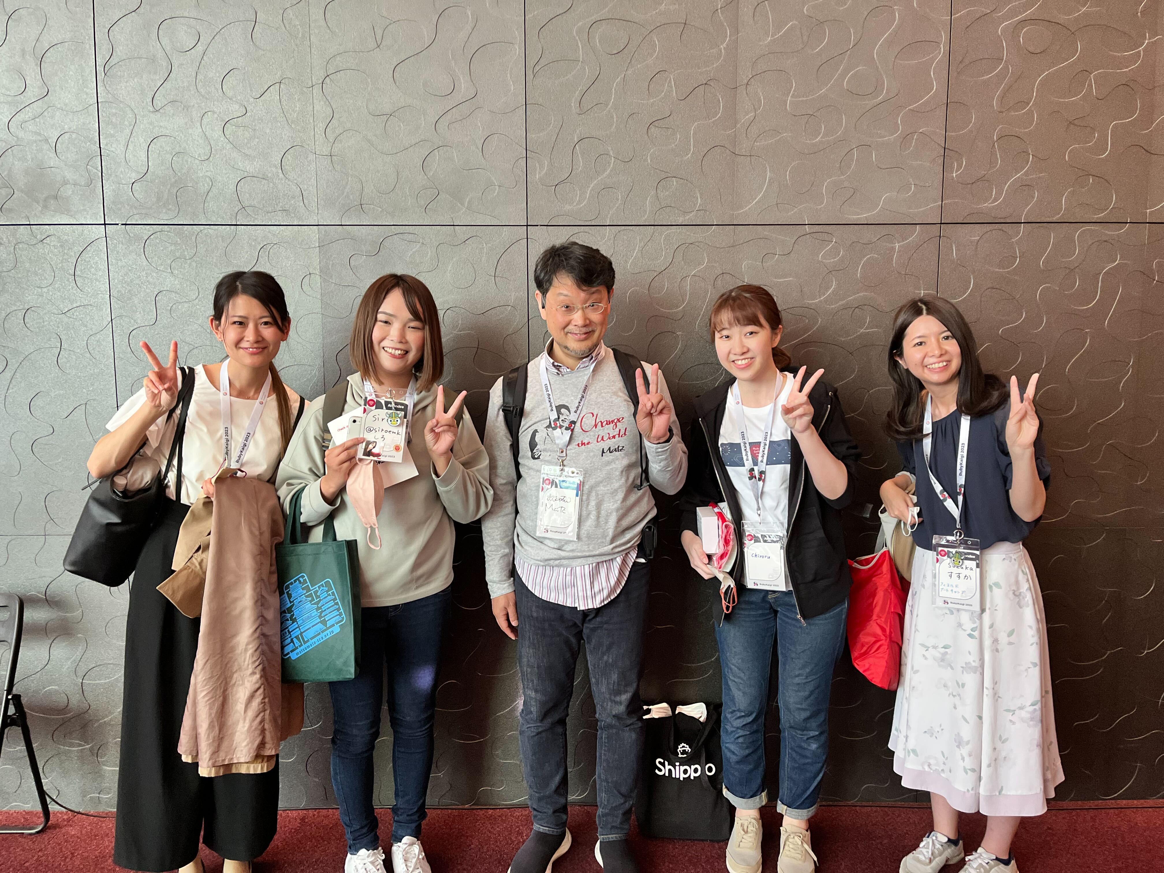 参加者の方々と「Rubyのパパ」ことまつもとゆきひろさん